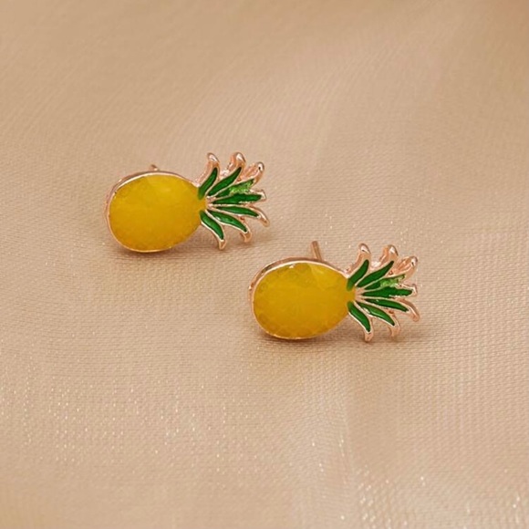 Dainty Pineapple Stud Earrings - Picture 2 of 4